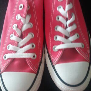 Converse Vibrant Pink/Stawberry Jam Casual Sneakers Unisex Size US Women’s 8.5